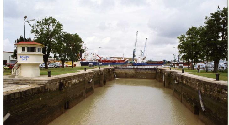 Bassin de commerce 2003