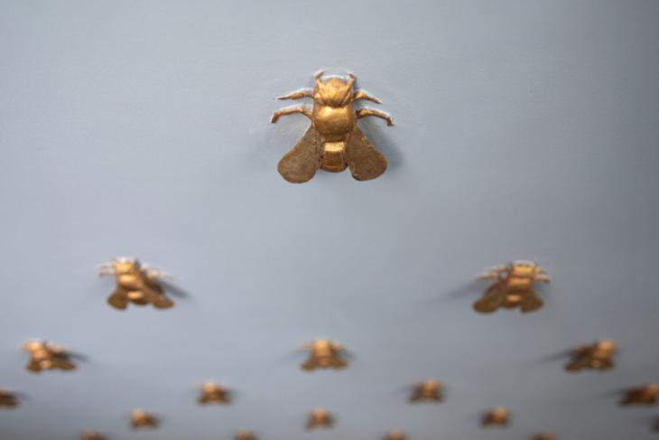Abeilles détail de la Maison de Pierre LotiS. DAVID