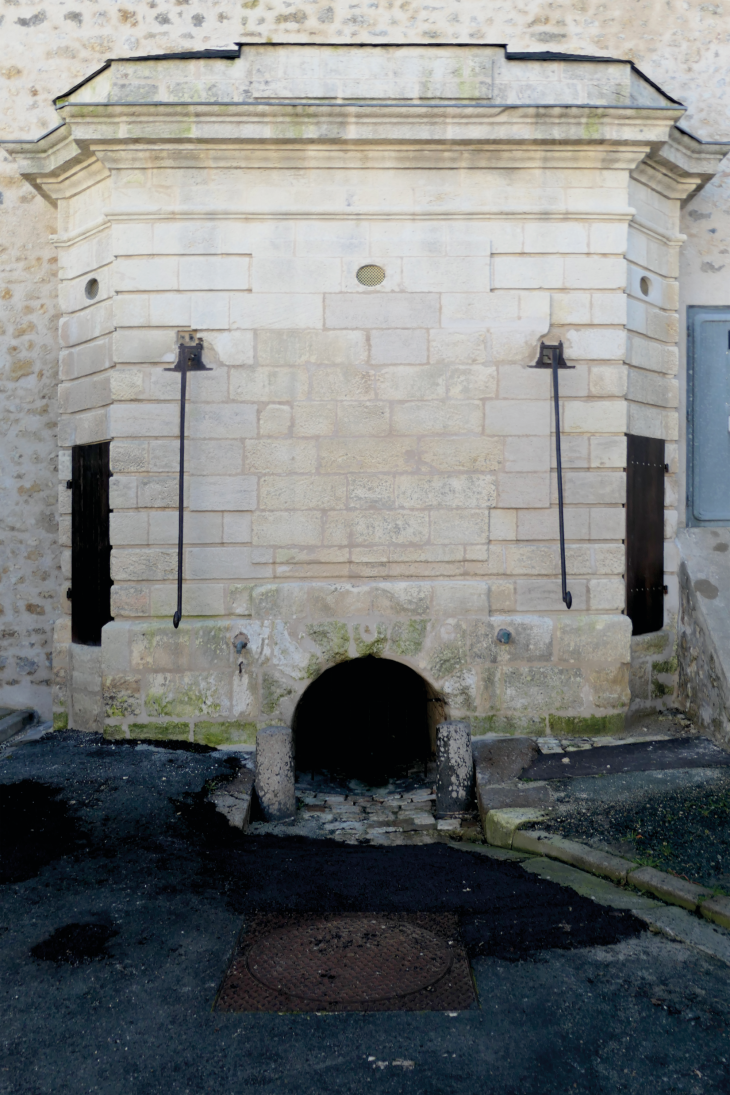 Fontaine Saint-Charles