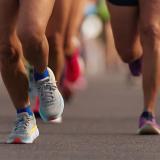 vue sur des pieds en train de courir